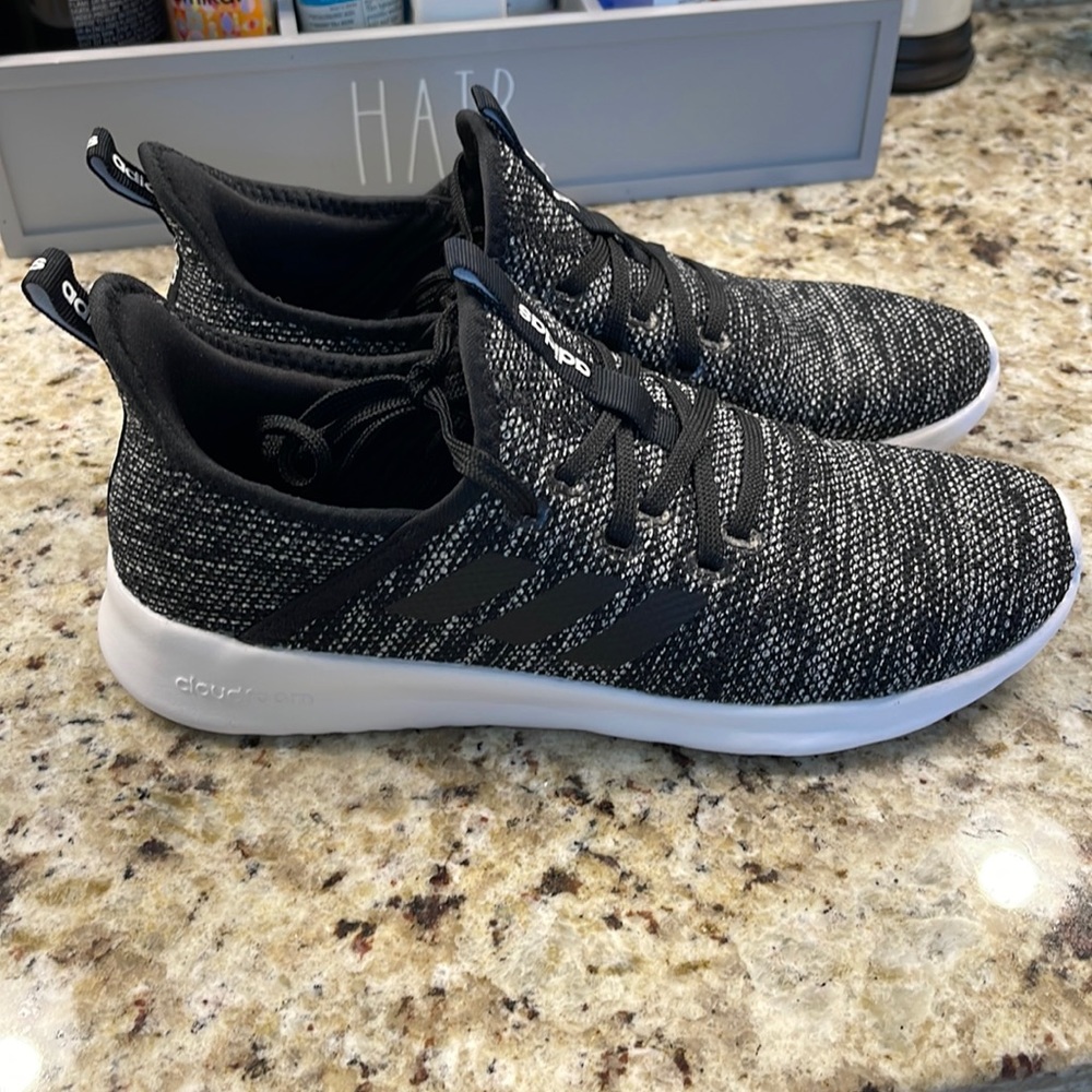 Like new Adidas Cloudfoam Pure Athletic Shoes Sz 7.5